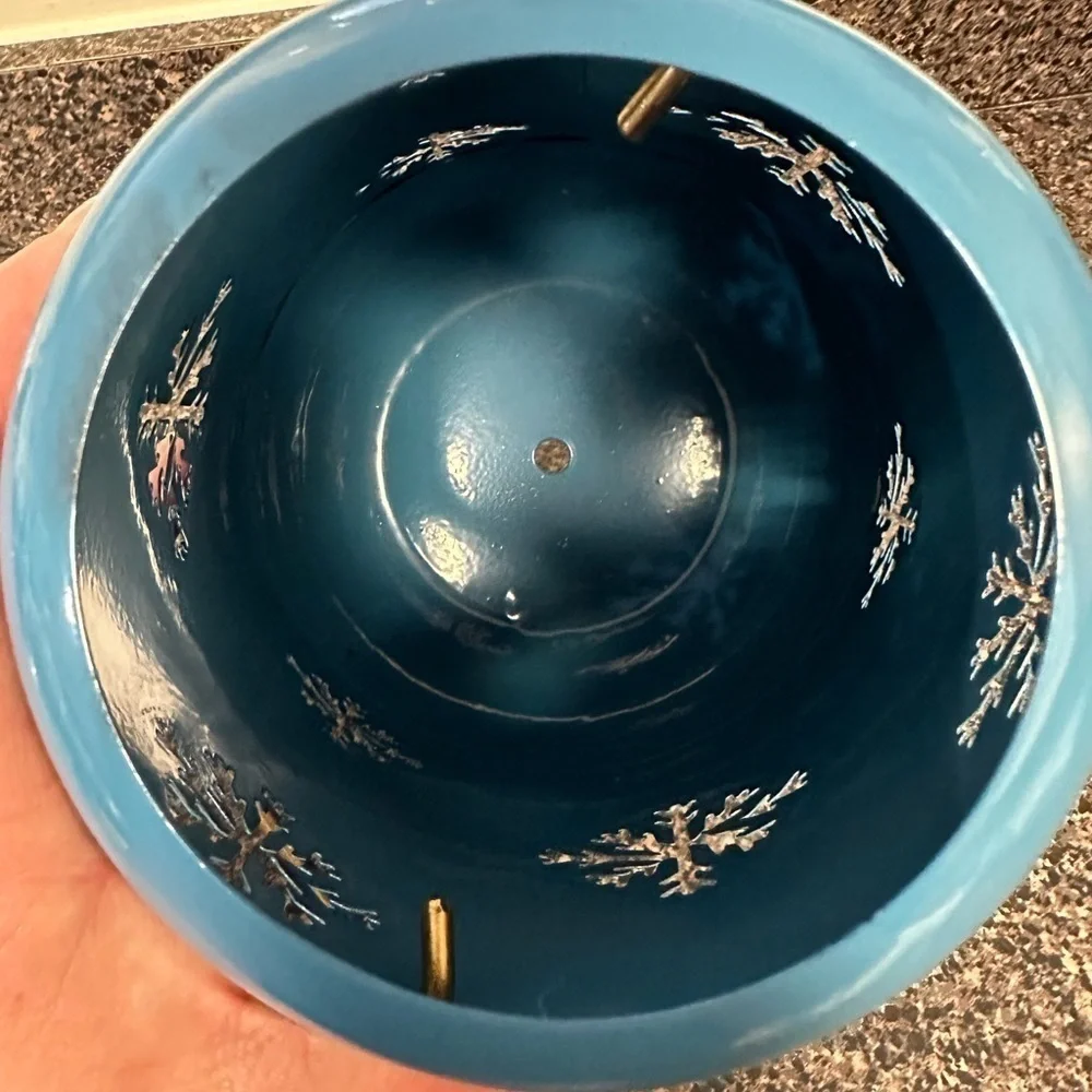 Blue Snowflake Metal Retro Lantern